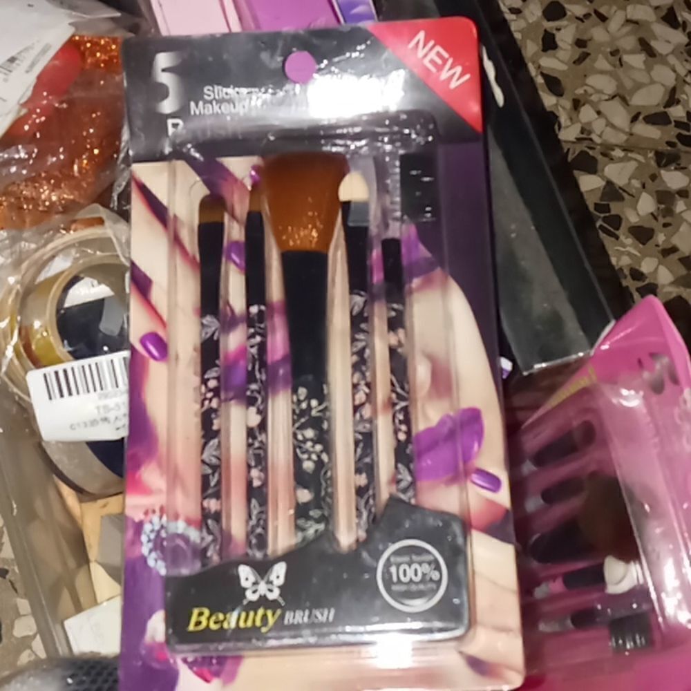 One Set Black Make up brush set - Picture 5 of 8